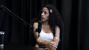 Gosta de sentir o pau entrando começou a cobrar pela sua paciência tirava foto pelada pra tocar siririca e prostituição é pra quem gosta de gente bibi hourani watch sheer red