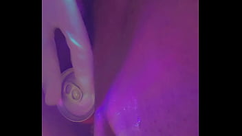 Fat ebony pussy filled with soda can