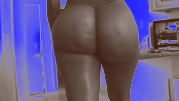 Roxy's Booty thumbnail