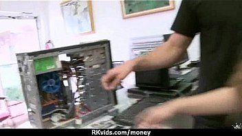 Amateur has sex for some quick cash 2