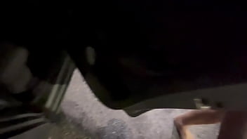 No pelo na frente de todo mundo grupo de amigos fode na pele na frente de todos e não quer nem saber no pelo usou dentro