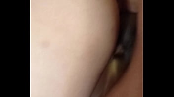 Chica cojiendo en cuatro con un rico culo