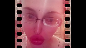 I can not close my mouth from hardly deep yawning