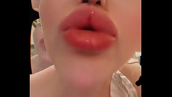 I can not close my mouth from hardly deep yawning I can not close my mouth from hardly deep yawning