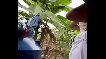 Lavándose frente a la cámara