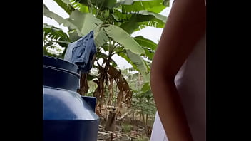 Lavándose frente a la cámara Lavándose frente a la cámara