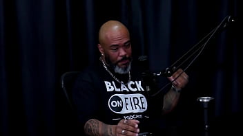 Chegou a voltar atrás mas decidiu tentar de novo grava collabs e teve experiências de podolatria com o cliente que bebia xixi juh jackson watch sheer red