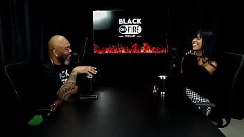 Chegou a voltar atrás mas decidiu tentar de novo grava collabs e teve experiências de podolatria com o cliente que bebia xixi juh jackson watch sheer red