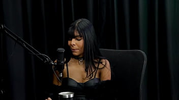 Chegou a voltar atrás mas decidiu tentar de novo grava collabs e teve experiências de podolatria com o cliente que bebia xixi juh jackson watch sheer red