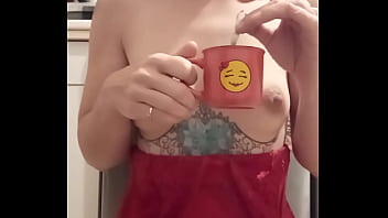 Bonjour mes coquins je vous offre le café