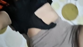 Mi hermanastra con un trasero enorme quiere hacer un trato casero real