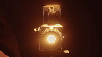 Ninfetinha magra volta pra ménage rola dura na buceta e peitos novos pra mamar