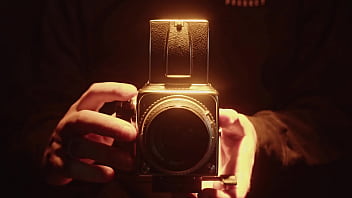 Ninfetinha magra volta pra ménage rola dura na buceta e peitos novos pra mamar