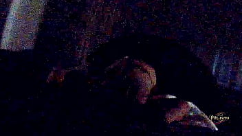 Metiéndole pinga de misionero qué rico gime flash