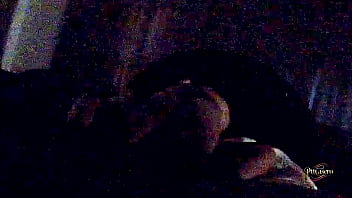 Metiéndole pinga de misionero qué rico gime flash