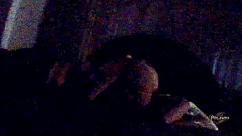 Metiéndole pinga de misionero qué rico gime flash