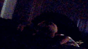 Metiéndole pinga de misionero qué rico gime flash