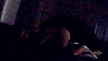 Metiéndole pinga de misionero qué rico gime flash