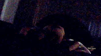 Metiéndole pinga de misionero qué rico gime flash