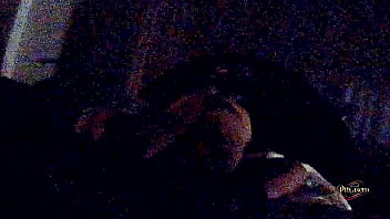 Metiéndole pinga de misionero qué rico gime flash