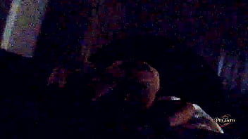 Metiéndole pinga de misionero qué rico gime flash