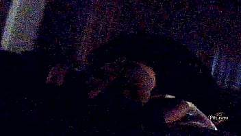 Metiéndole pinga de misionero qué rico gime flash