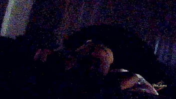 Metiéndole pinga de misionero qué rico gime flash