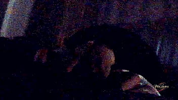 Metiéndole pinga de misionero qué rico gime flash