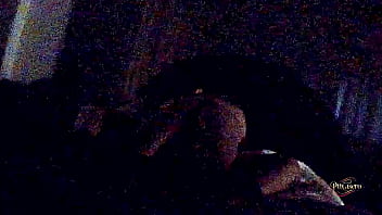 Metiéndole pinga de misionero qué rico gime flash