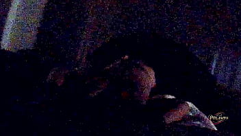 Metiéndole pinga de misionero qué rico gime flash