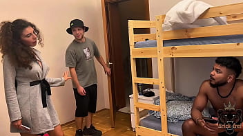 Sonhei que estava comendo a buceta e o rabo da minha colega de quarto italiana no acampamento de verão essa lady ana é mesmo um sonho