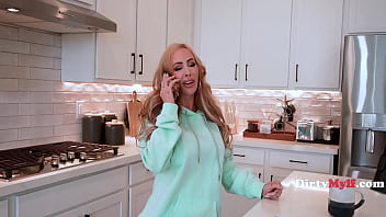 Something about skilled men plumber fixes her tap & her pussy started leaking