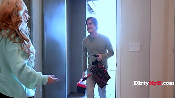 Something about skilled men plumber fixes her tap & her pussy started leaking