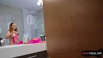 Espiando a mi hermanastra