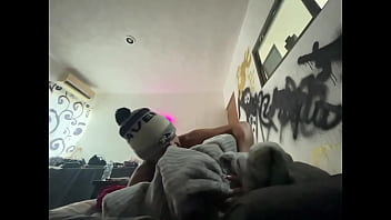 Compartiendo la cama con mi hermanastra edición desafío de semen