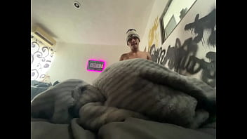 Compartiendo la cama con mi hermanastra edición desafío de semen