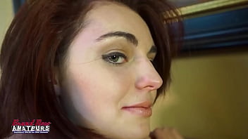 Skinny ginger ravyn masturbates and rubs her pussy with a magic wand