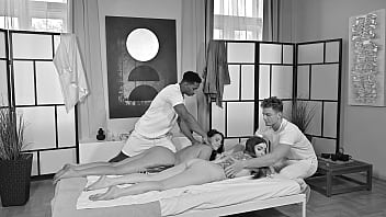 Seductive salon chapter 1 busty brunette marica chanelle tempts hair stylist jolee love into lesbian strap on fun gp3318