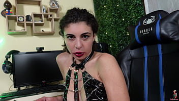 Adorable mistres surprise me she likes to be a slave when gets anal fisting