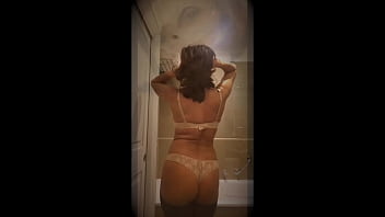 Hello bienvenue à tous mes futurs fans vous ou réservez vos shows