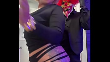 Thick ebony baddie with a huge ass twerking sumn vicious