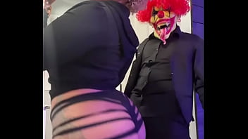 Thick ebony baddie with a huge ass twerking sumn vicious