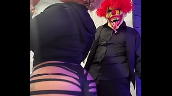 Thick ebony baddie with a huge ass twerking sumn vicious