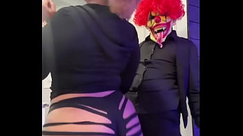 Thick ebony baddie with a huge ass twerking sumn vicious