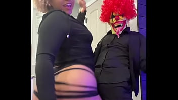 Thick ebony baddie with a huge ass twerking sumn vicious