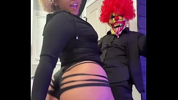 Thick ebony baddie with a huge ass twerking sumn vicious
