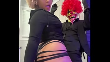 Thick ebony baddie with a huge ass twerking sumn vicious