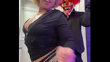 Thick ebony baddie with a huge ass twerking sumn vicious