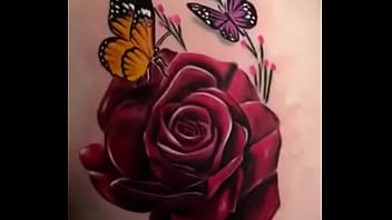 Casi Se Ve El Pussy De Mi Mujer Enseńando Su Tatuaje thumbnail