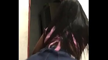 Ninfeta dançando funk